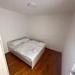 Toro Orca Apartmán *