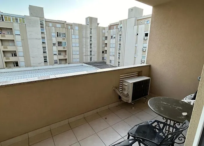 Toro Orca Apartman *