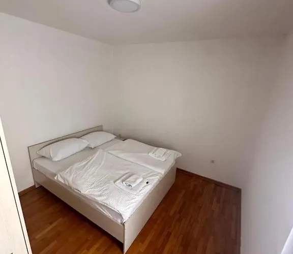 Toro Orca Apartman *